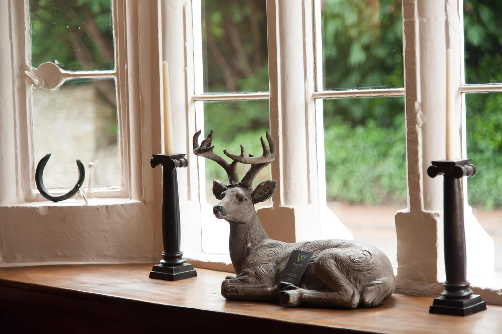 The Wychwood Inn Shipton under Wychwood ภายนอก รูปภาพ