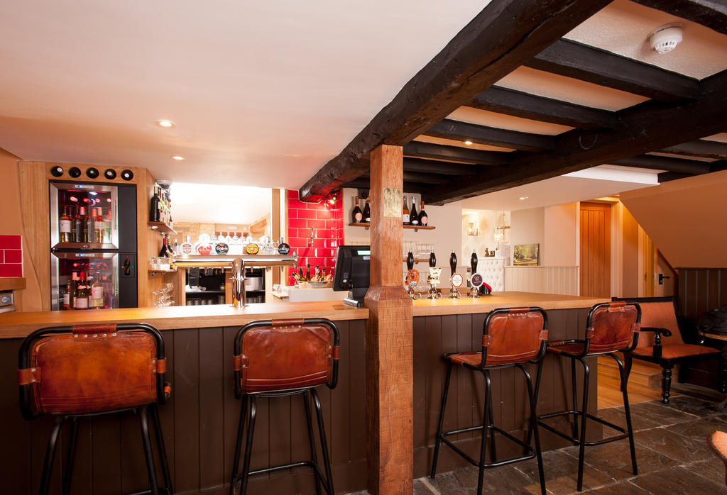 The Wychwood Inn Shipton under Wychwood ภายนอก รูปภาพ