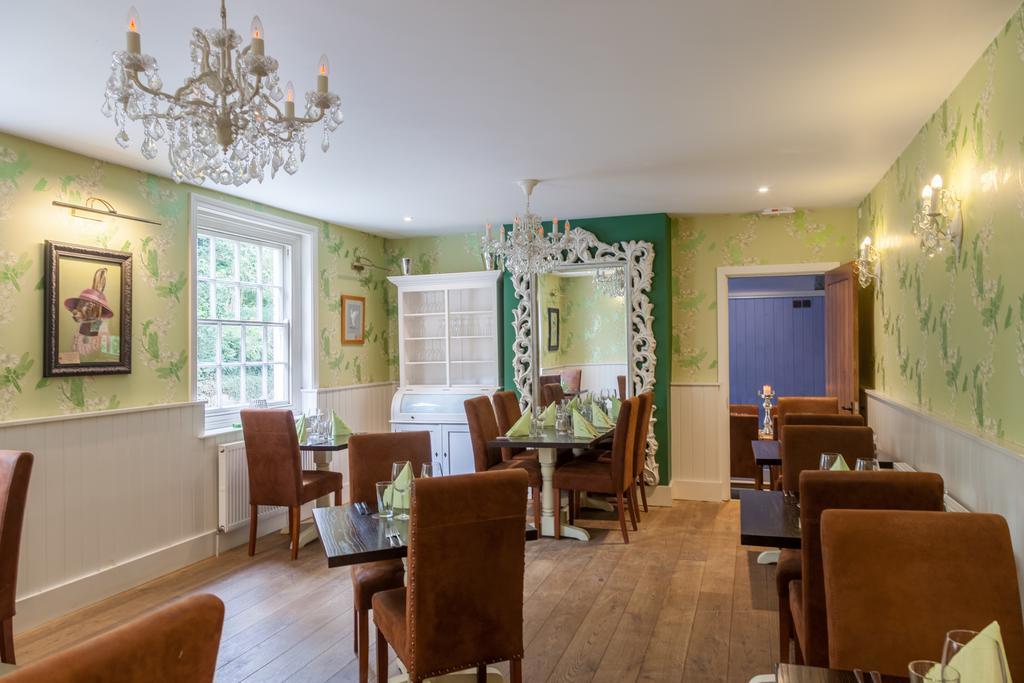 The Wychwood Inn Shipton under Wychwood ภายนอก รูปภาพ