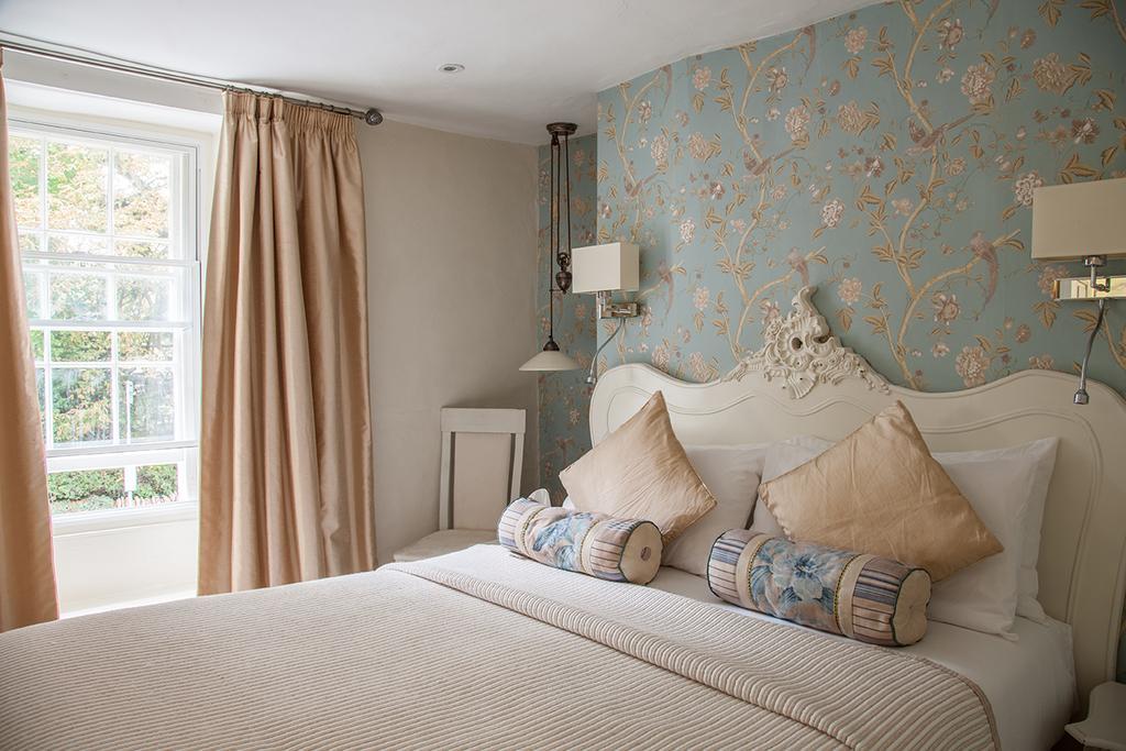 The Wychwood Inn Shipton under Wychwood ภายนอก รูปภาพ