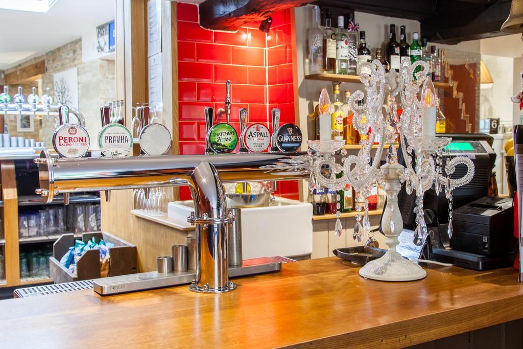 The Wychwood Inn Shipton under Wychwood ภายนอก รูปภาพ