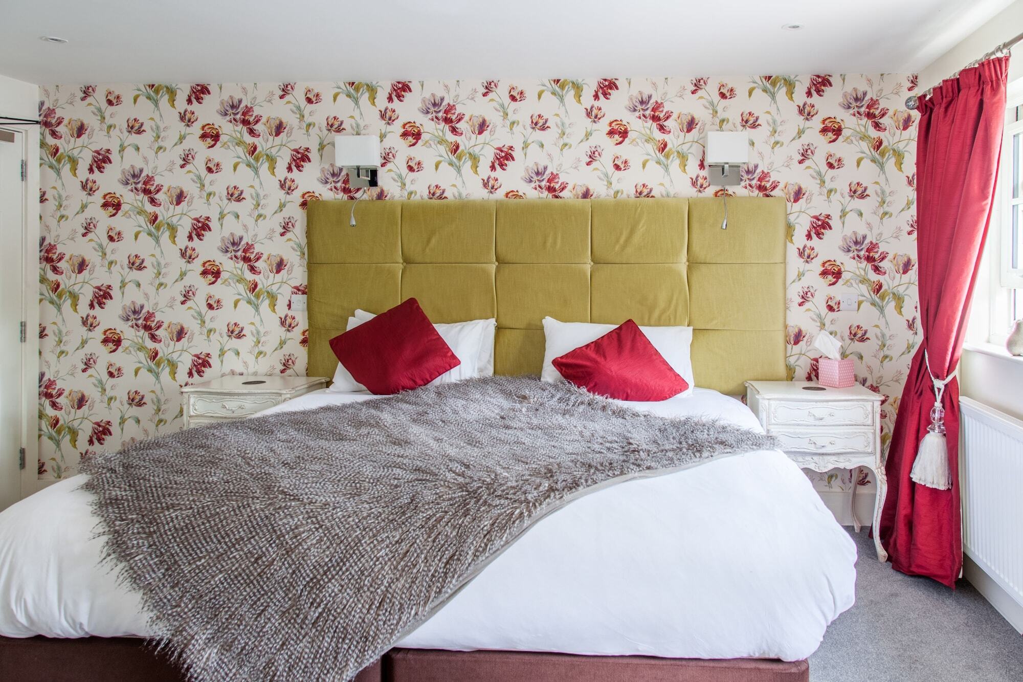 The Wychwood Inn Shipton under Wychwood ภายนอก รูปภาพ