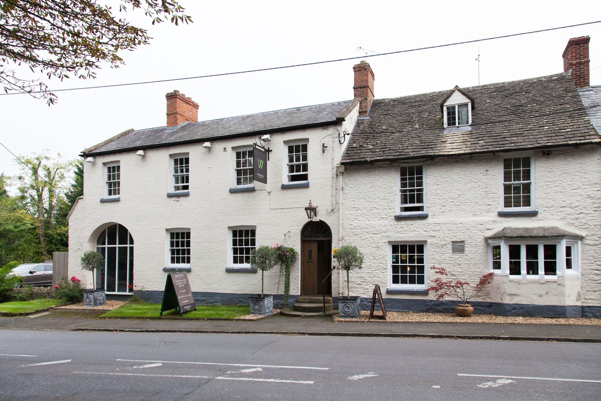 The Wychwood Inn Shipton under Wychwood ภายนอก รูปภาพ